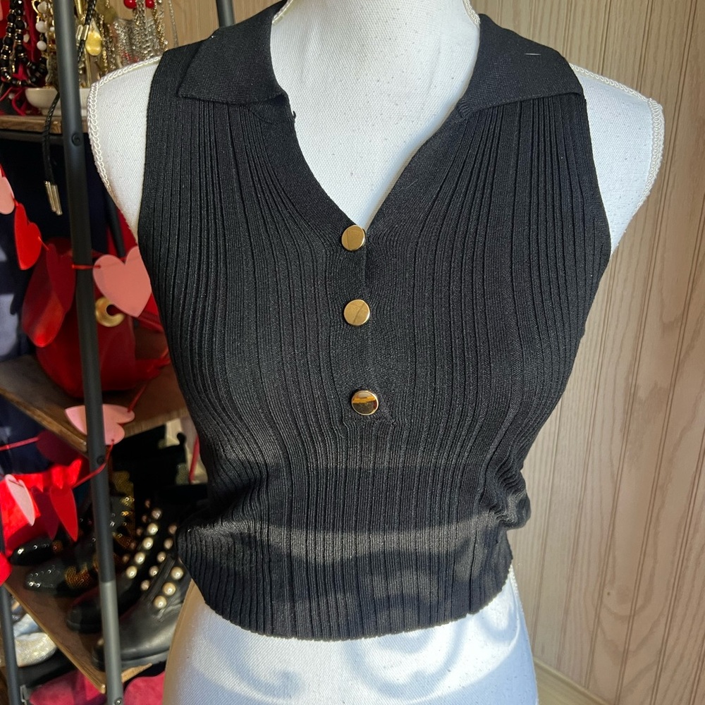 Sleek Ribbed Collared Tank NWT - Picture 2 of 5